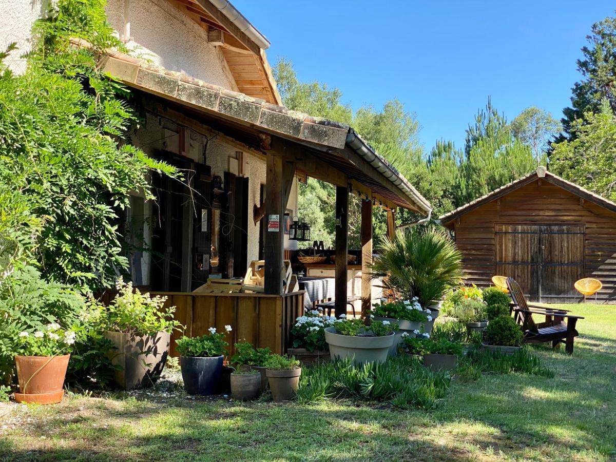 Отель La Ferme Du Miouat Сен-Жюльен-ан-Борн Экстерьер фото