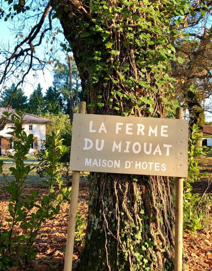 Отель La Ferme Du Miouat Сен-Жюльен-ан-Борн Экстерьер фото